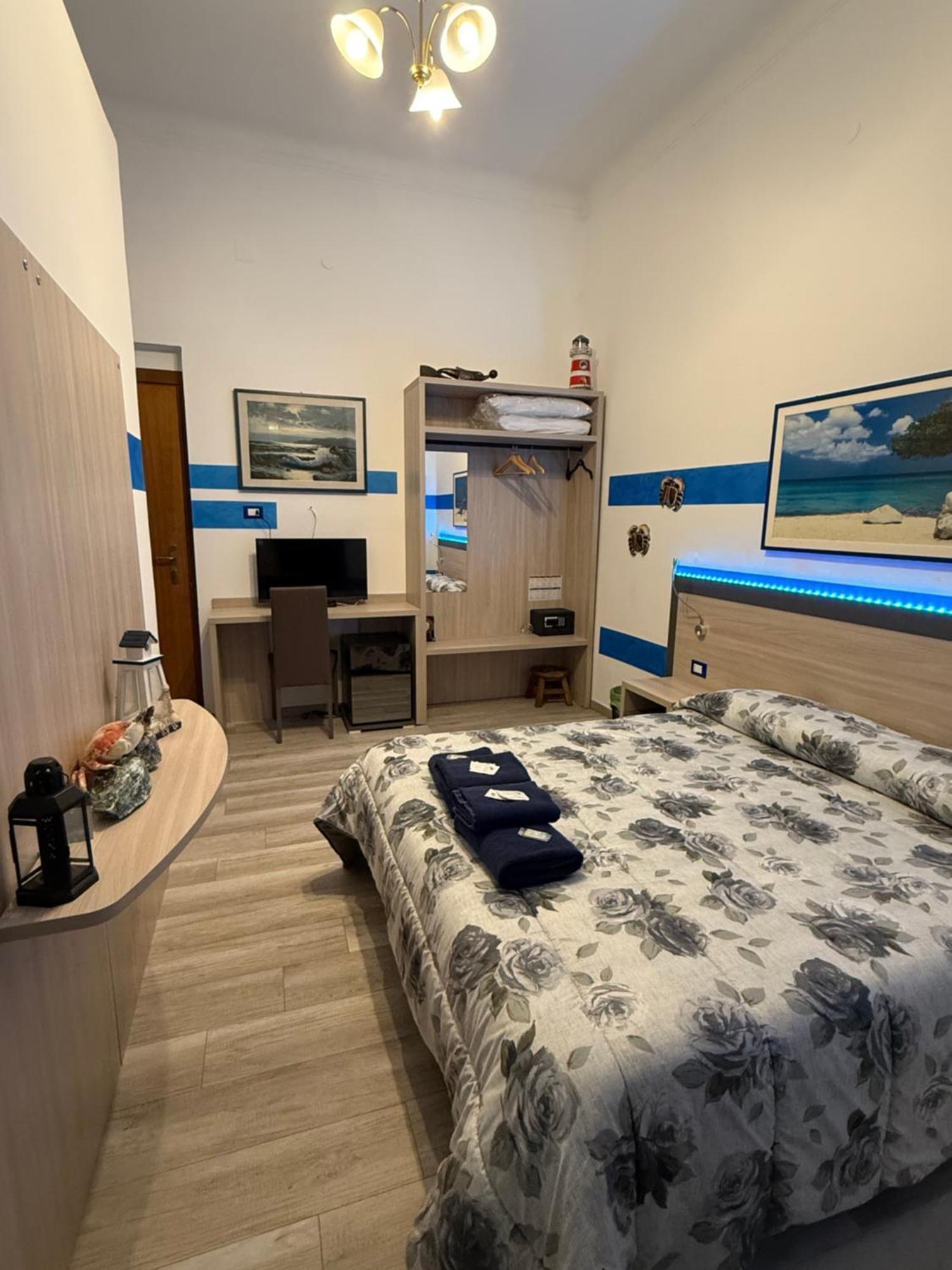 Astro Hotel *