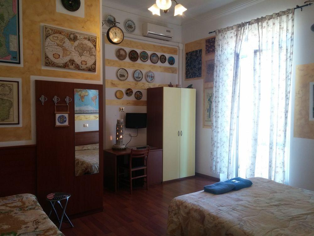 Astro Hotel *